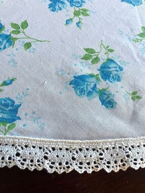 Vintage Tablecloth Round Blue Roses Cotton w Crocheted Trim Shabby Chic 50